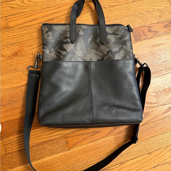 Coach used graham camo tote - Picture 2 of 7